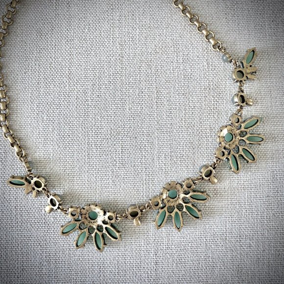 J. Crew Vintage Statement Necklace in Green - Picture 4 of 5